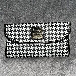 Dooney & Bourke Black and White Houndstooth Continental Clutch